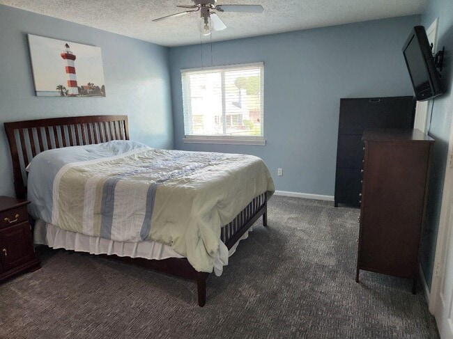 Building Photo - 2110 Gunwale Cir
