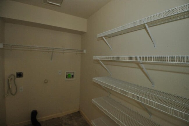 Building Photo - 1409 Tea Leaf Dr