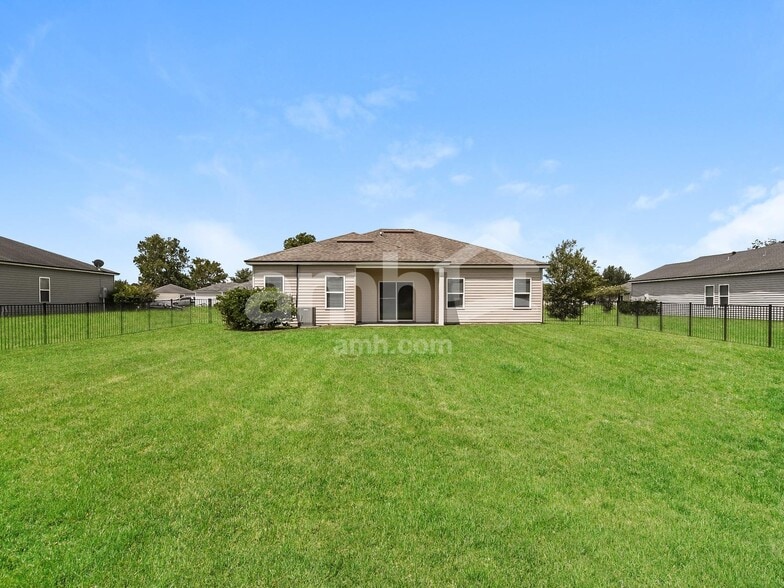 Building Photo - 8116 Golden Bamboo Dr