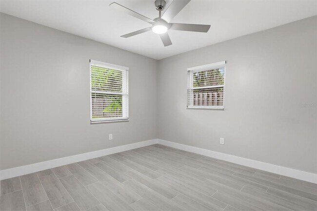 Building Photo - 550 E Minnesota Ave