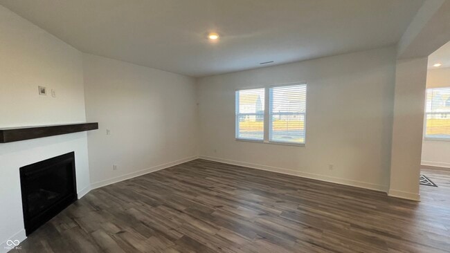 Building Photo - 5580 Cherry Hl Dr