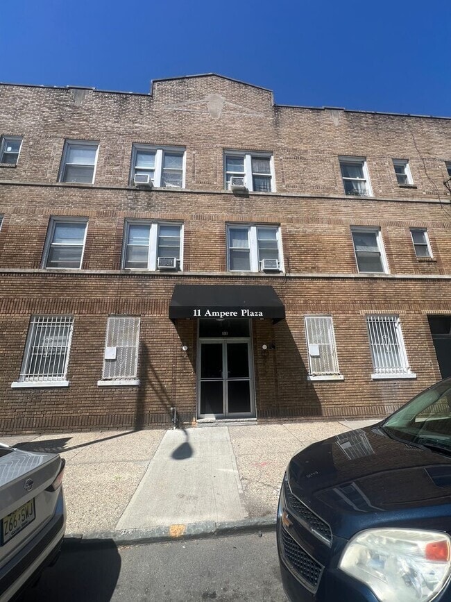 Building Photo - 11 Ampere Plaza