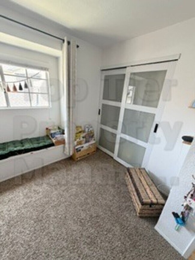 Building Photo - Beautiful 3 bed / 2.5 bath / 1,227 sqft House in Oceanside's Emerald Point