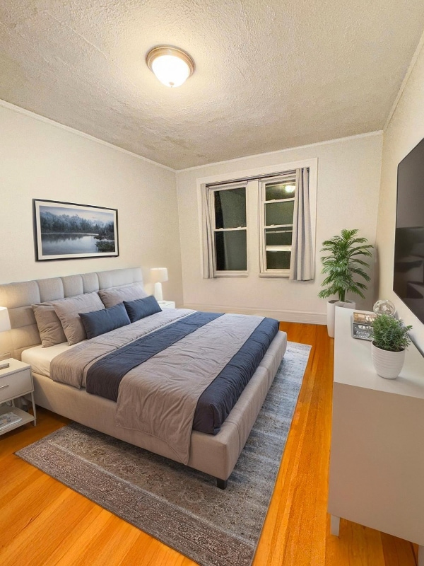 Building Photo - 2904 N Damen Ave