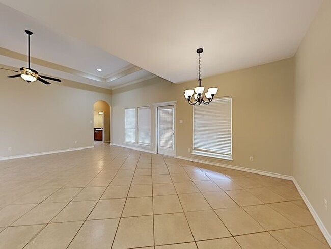 Building Photo - No Application Fee* $500 off first months ...