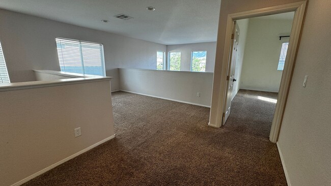 Building Photo - Charming # bedroom 2.5 Baths home for rent