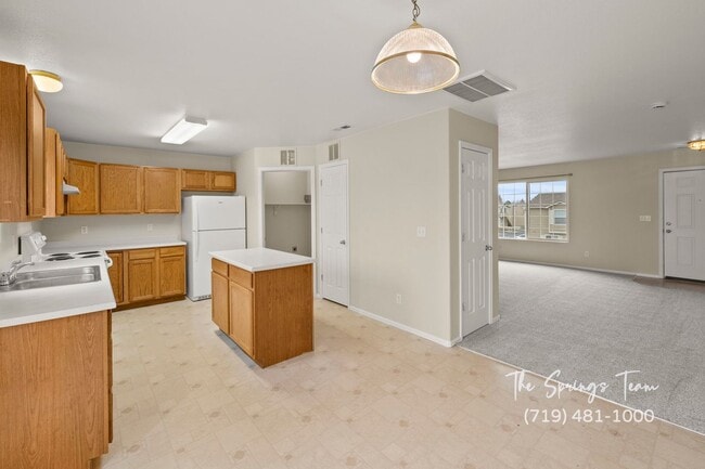 Building Photo - CHARMING 3BD/2BA CONDO featuring FRESH UPDATES - Security Deposit Waiver Available
