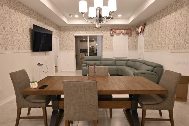 Building Photo - 11996 Hilltop Farms Dr