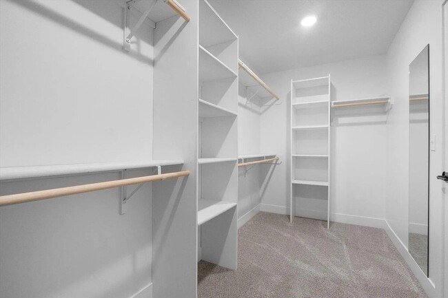 Building Photo - 2713 Misty Flower Dr