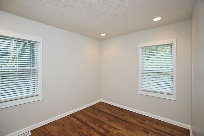 Building Photo - Super cute East Atlanta home with secluded...