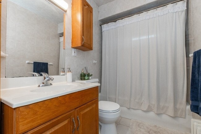 Building Photo - 17-19-19 Worcester St