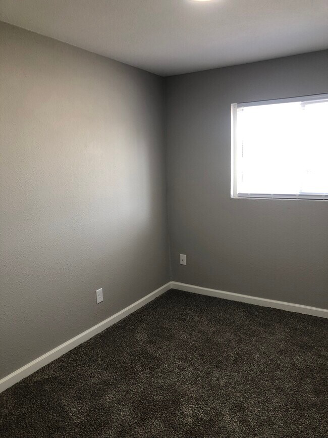 Building Photo - 911 Zion St