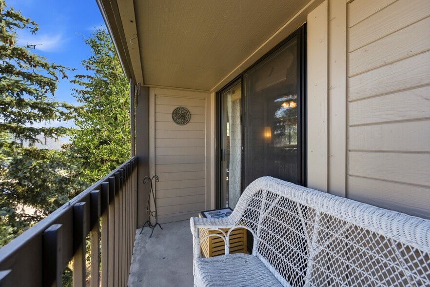 Building Photo - 1650 Upper Ironhorse Loop