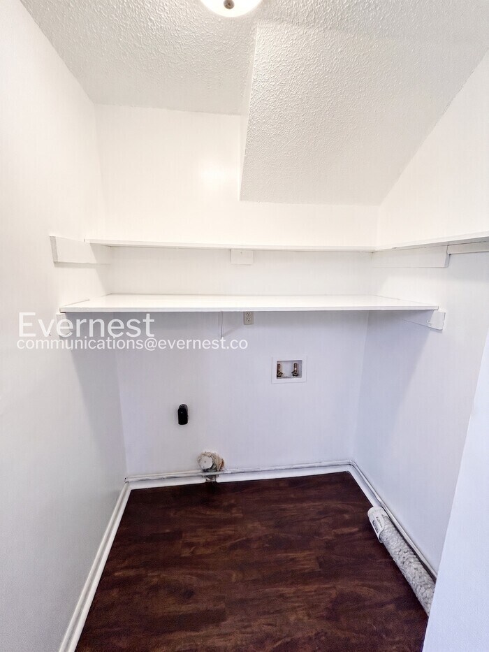 Building Photo - 5510 Country Dr