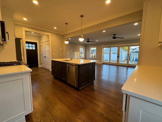 Building Photo - 67 W Sunset Ave