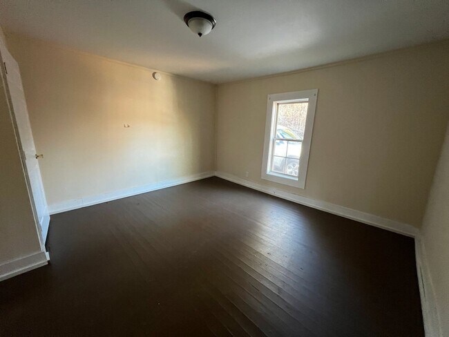 Building Photo - HOGANSVILLE 331 Corinth Rd