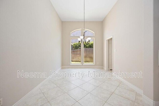 Building Photo - 115 Pine Crest Cir