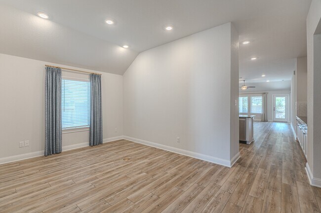 Building Photo - 9840 Sweet Flag Ct