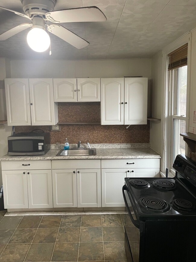 Building Photo - 855 Lancaster Ave