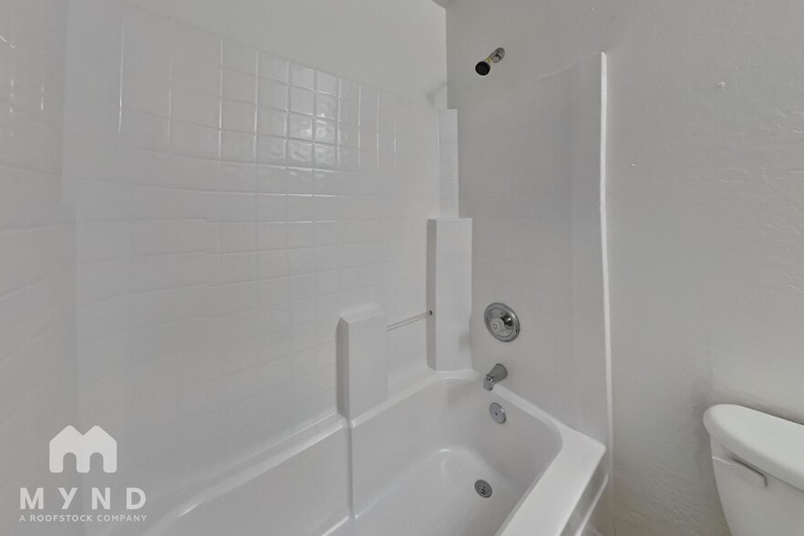 Building Photo - 10025 W Miami St