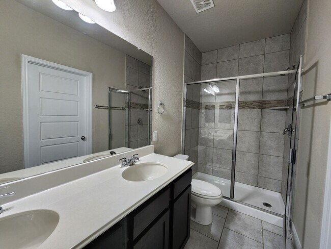 Building Photo - 3/2/2 Duplex / Less than 1 Mile to Gruene / Fridge Included/ Gas Cooking / Covered Patio / CISD