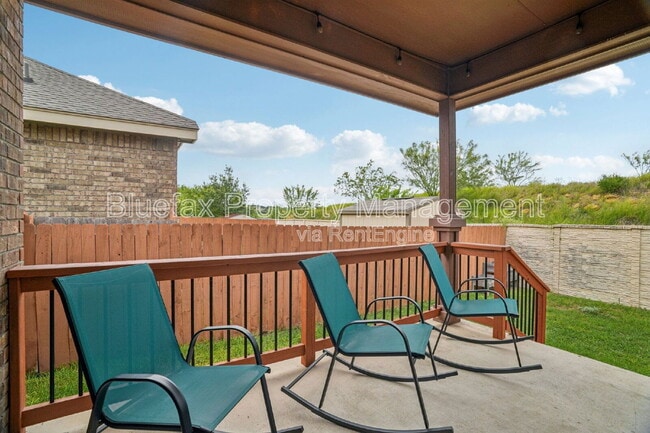 Building Photo - 11326 Begonia rock