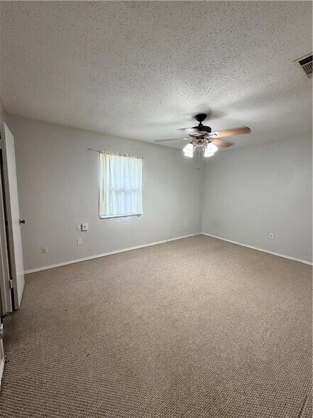 Building Photo - 1549 Spanish Oaks Dr