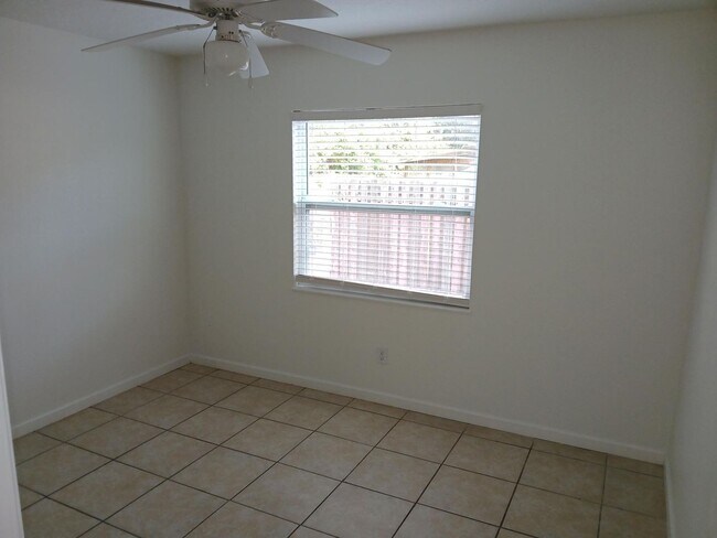 Building Photo - Remodeled, 4 Bedroom, 2 Bathroom close to schools, shopping and highways ...