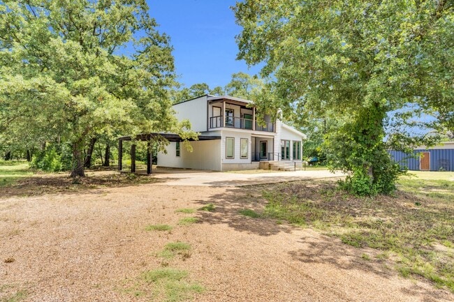 Building Photo - 815 N Seven Points Blvd