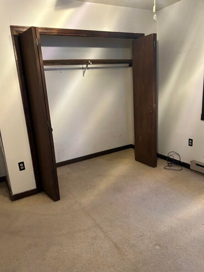 Building Photo - 213 Spotswood Ln