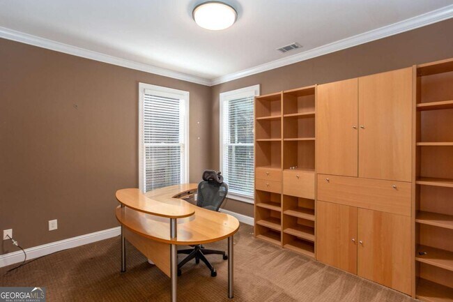 Building Photo - 3206 Windsor Lake Dr NE