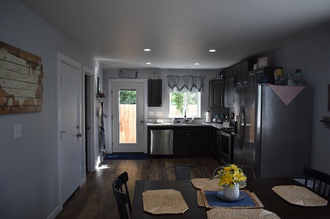 Building Photo - A St Townhomes