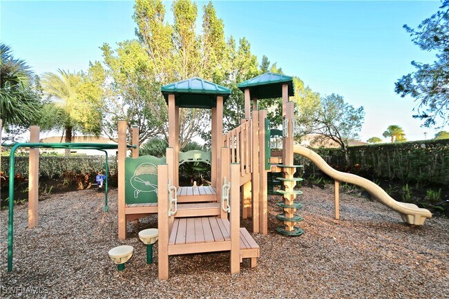 Building Photo - 8437 Rosa Ct