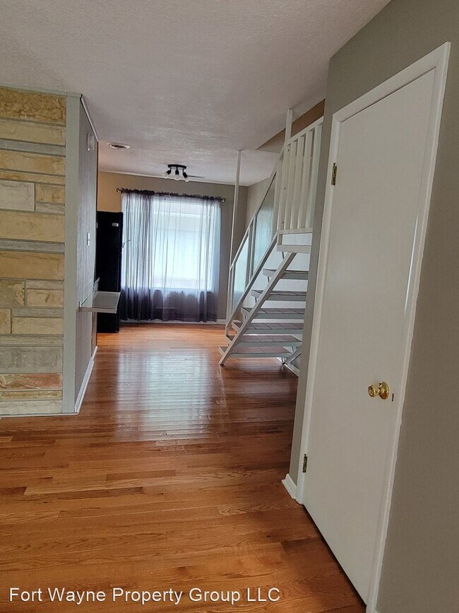 Building Photo - 3 br, 2 bath House - 4332 Wyandotte Dr