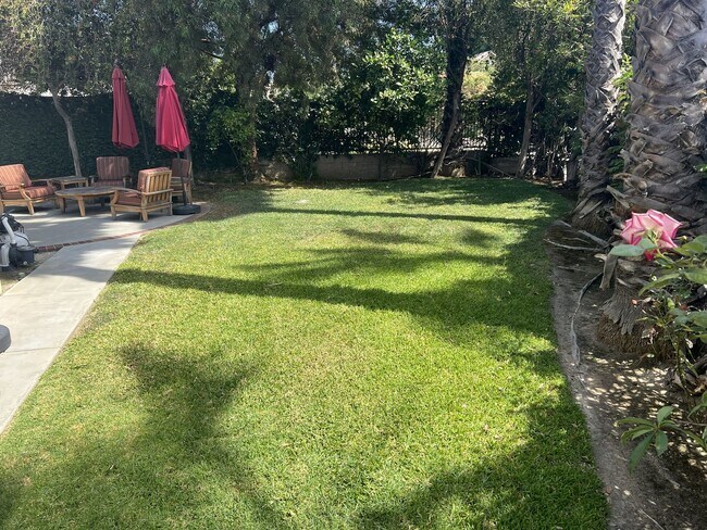 Building Photo - Amazingly Remodeled 4 Bed 4 Bath Luxury Home in North Orange with Solar!
