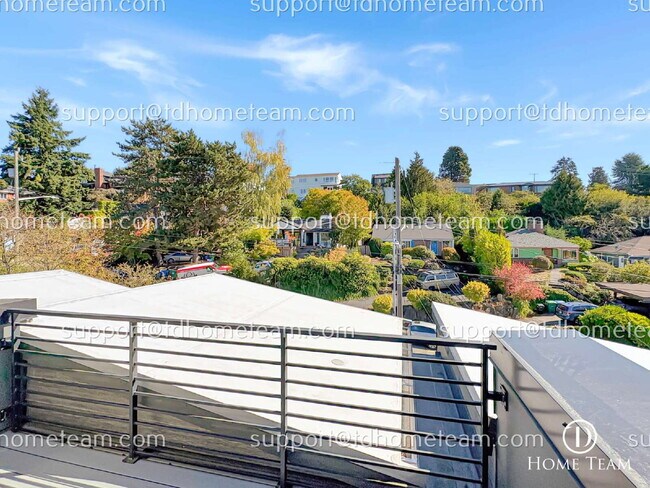 Building Photo - "Spacious 3-Bed Townhouse with Scenic View...