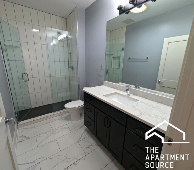 Building Photo - 2740 N Spaulding Ave