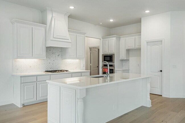 Building Photo - Spacious 4-Bedroom Retreat with 3 Full Baths – Your Modern Sanctuary Awaits in Justin, TX!