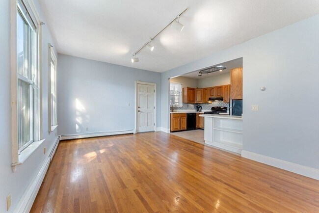 Building Photo - 42-44-44 Woodlawn St