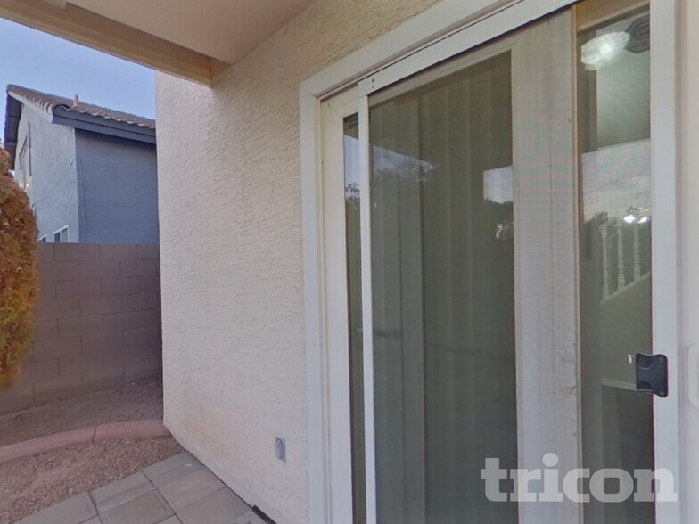 Building Photo - 16036 N 11th Ave