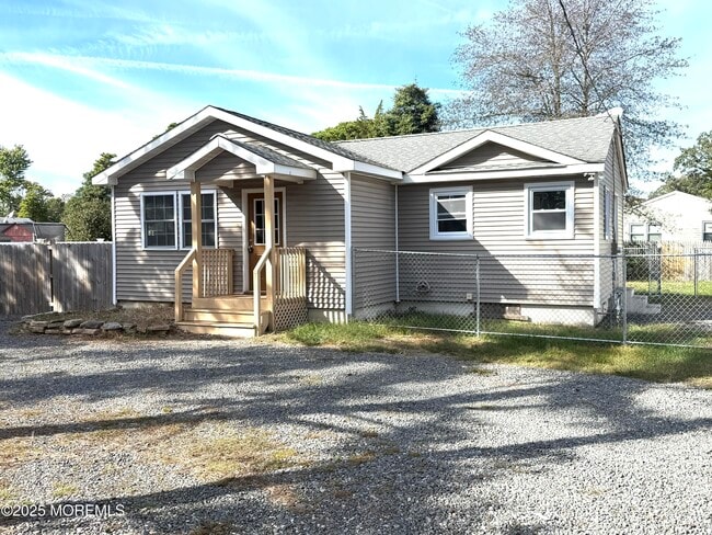 Primary Photo - 410 Bay Way