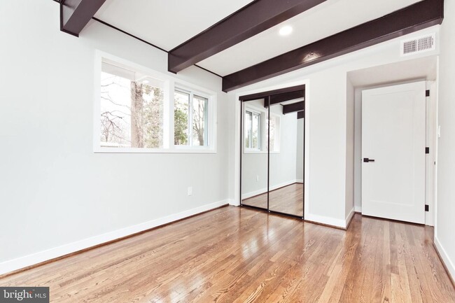 Building Photo - 3507 Gallows Rd