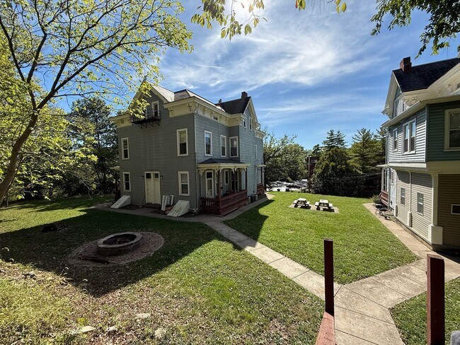 Building Photo - 24 Conklin St