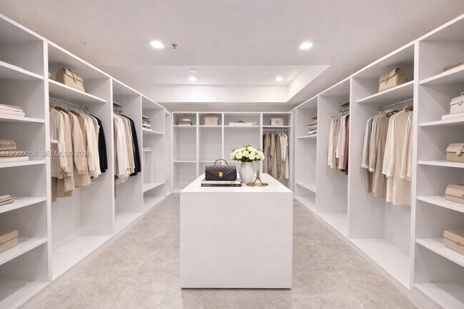 Building Photo - 17301 Biscayne Blvd