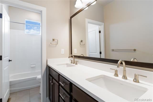Building Photo - 2554 Eastview Dr