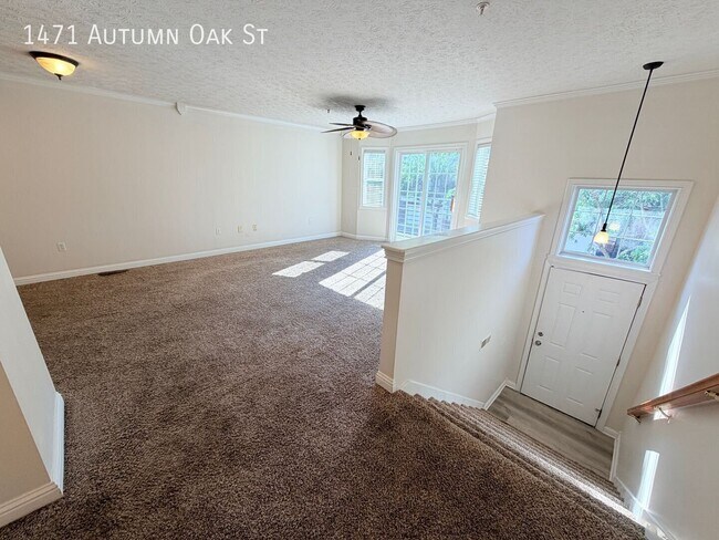Building Photo - 1471 Autumn Oak St