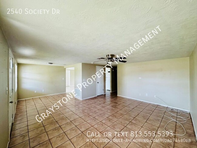 Building Photo - Your Dream Home Awaits: Cozy 2-Bed Rental ...