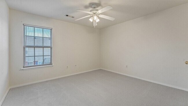 Building Photo - 3000 SW Windrift Ave