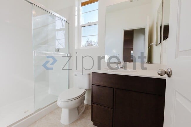 Building Photo - 873 Willow Bridge Dr