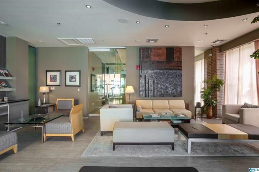 Club Room Sitting Areas - 2020 5th Ave S